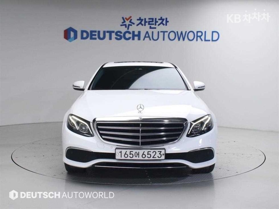 Mercedes-Benz E-Class Exclusive — фото 3