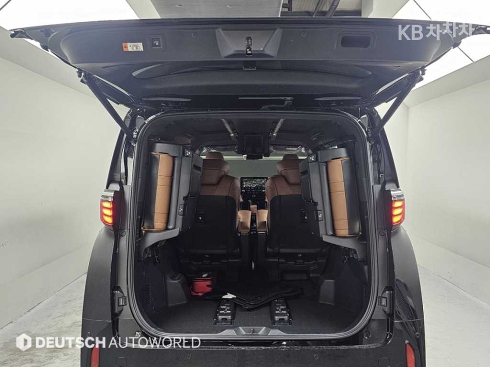 Toyota Alphard — miniaturë 5