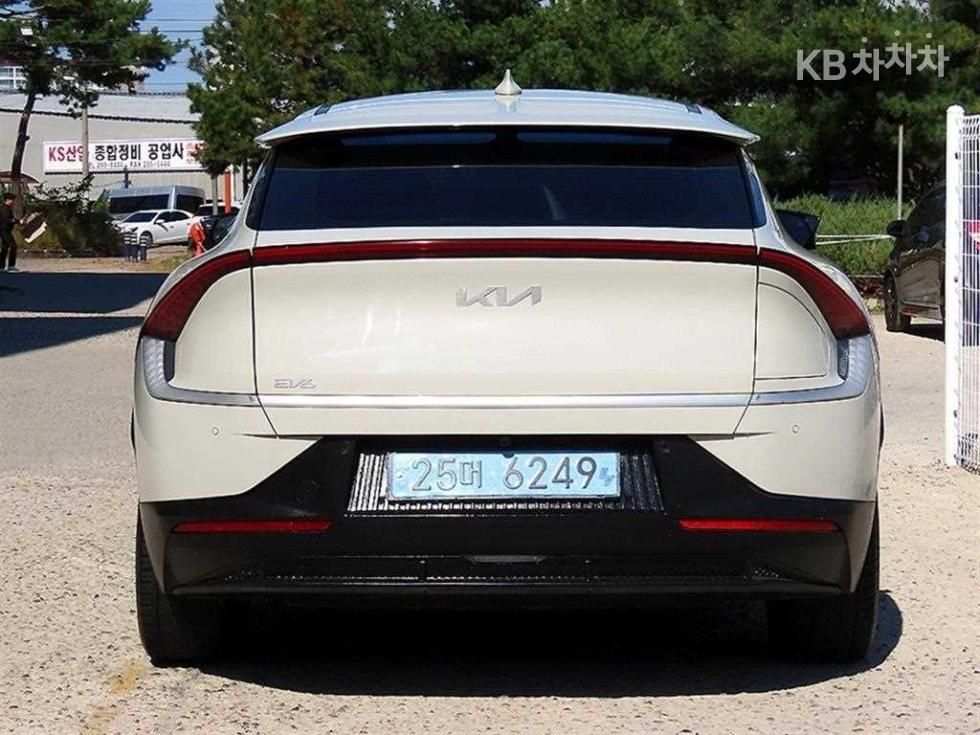 Kia EV6 — фото 4