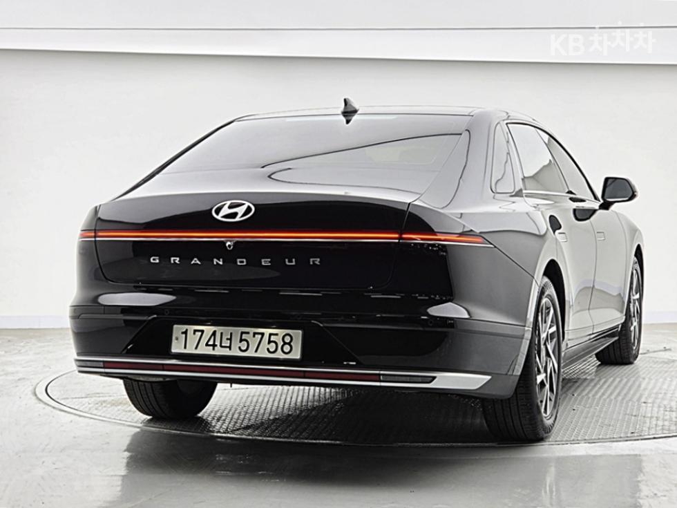 Hyundai Grandeur Premium — фото 2