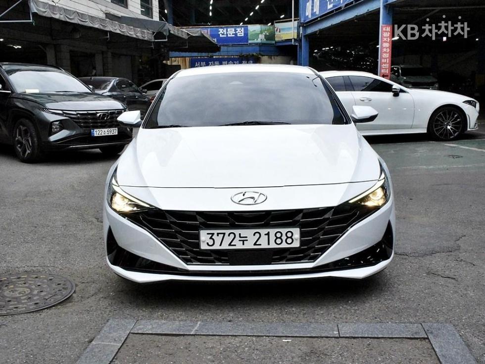 Hyundai Avante — фото 1