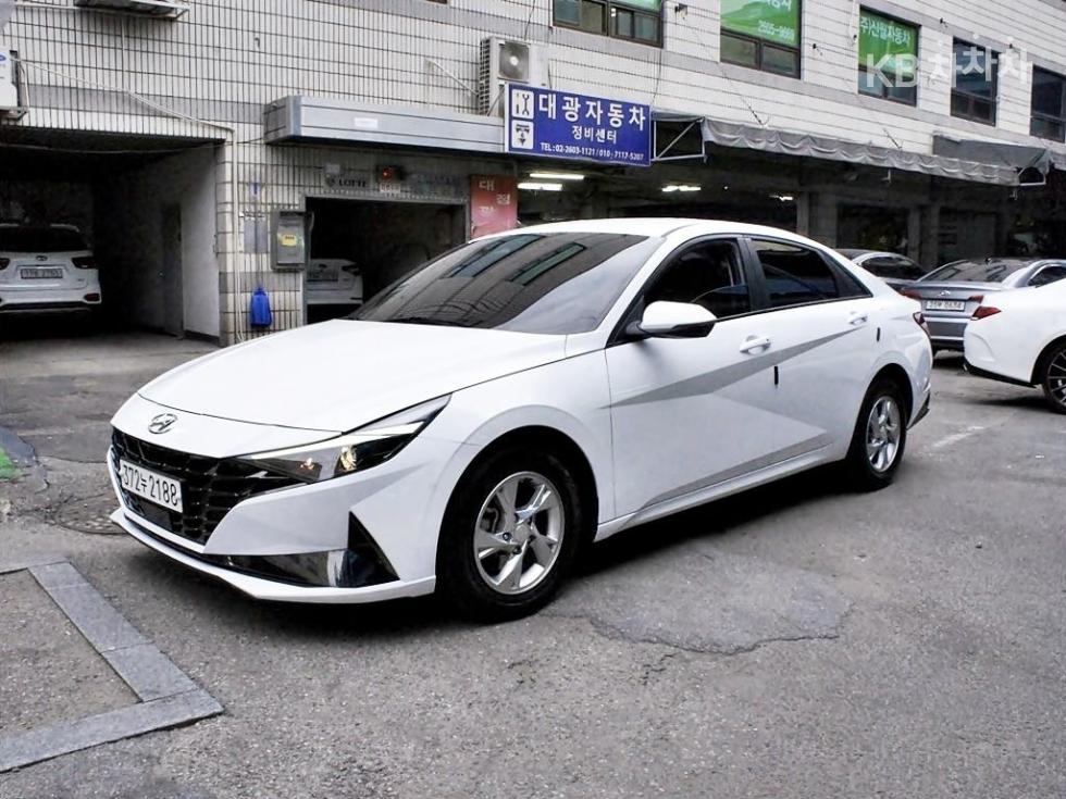 Hyundai Avante — фото 2