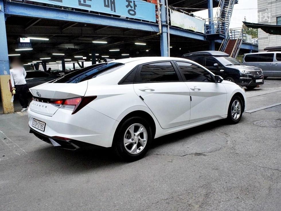 Hyundai Avante — фото 4