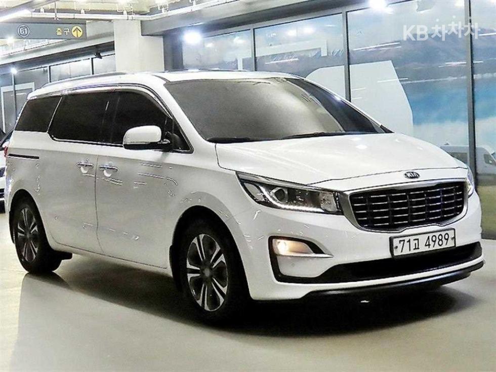 Kia Carnival PRESTIGE — фото 1