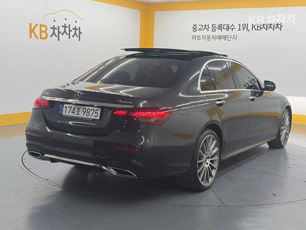 Mercedes-Benz E-Class AMG Line — фото 4