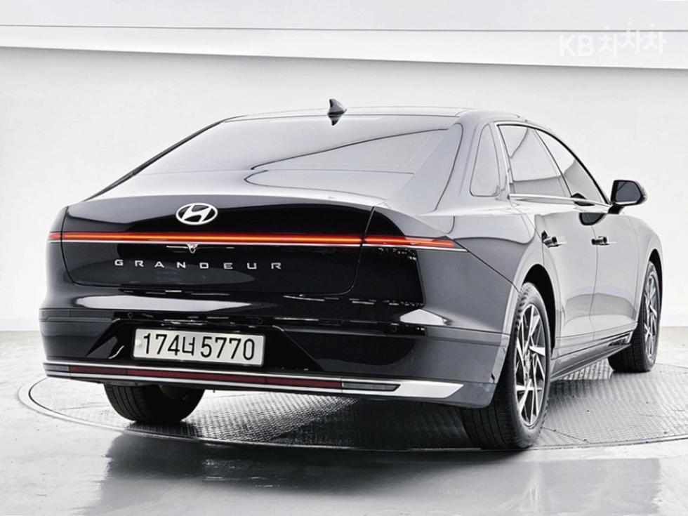 Hyundai Grandeur Premium — фото 2