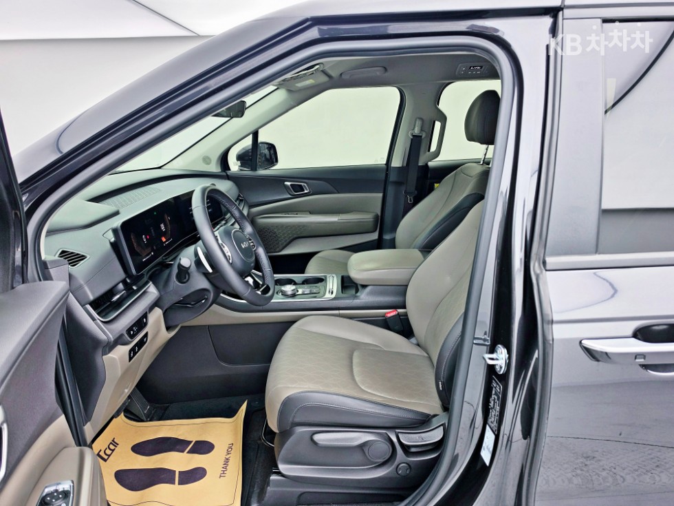 Kia Carnival — miniaturë 5