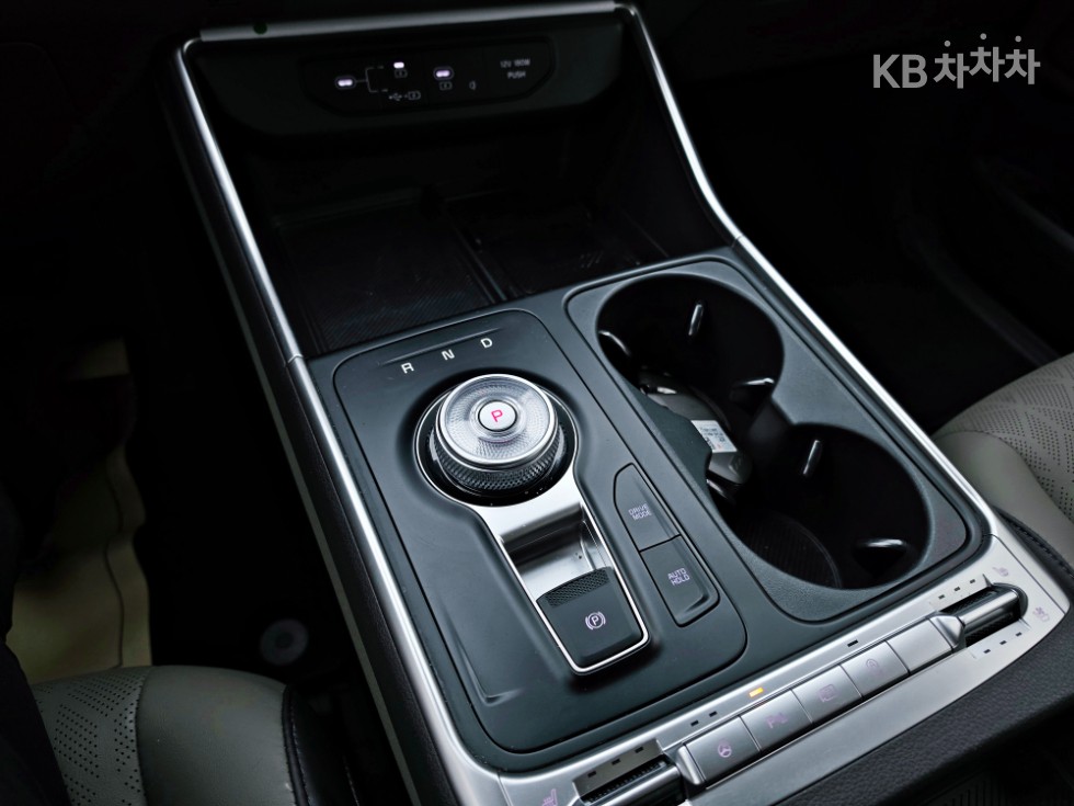 Kia Carnival — miniaturë 14