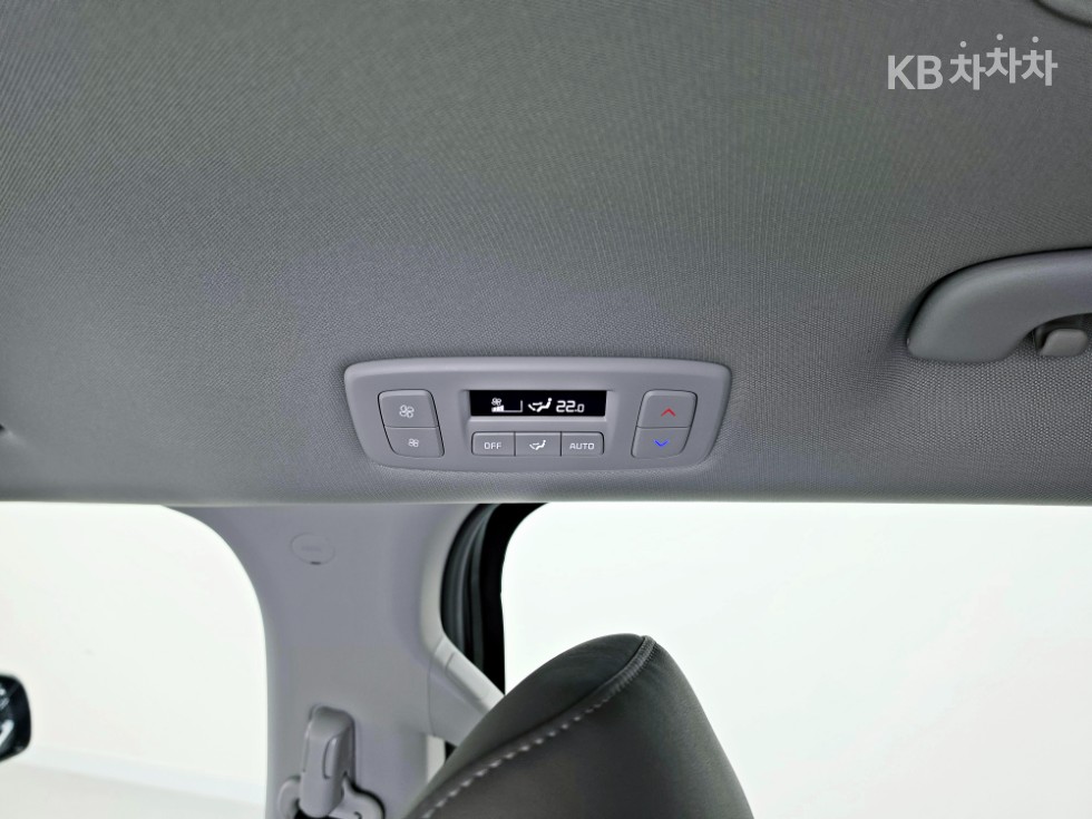 Kia Carnival — miniaturë 17