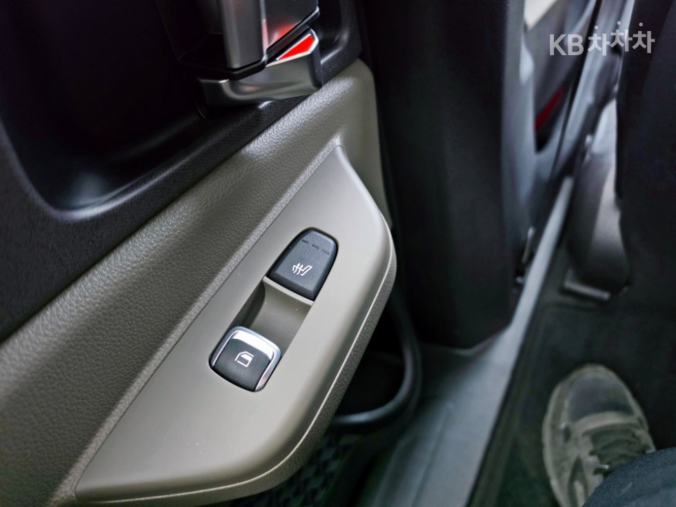 Kia Carnival — miniaturë 18