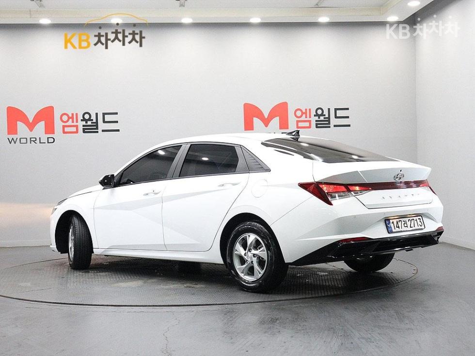 Hyundai Avante — фото 4