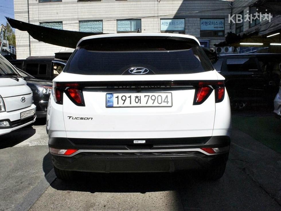 Hyundai Premium — фото 3