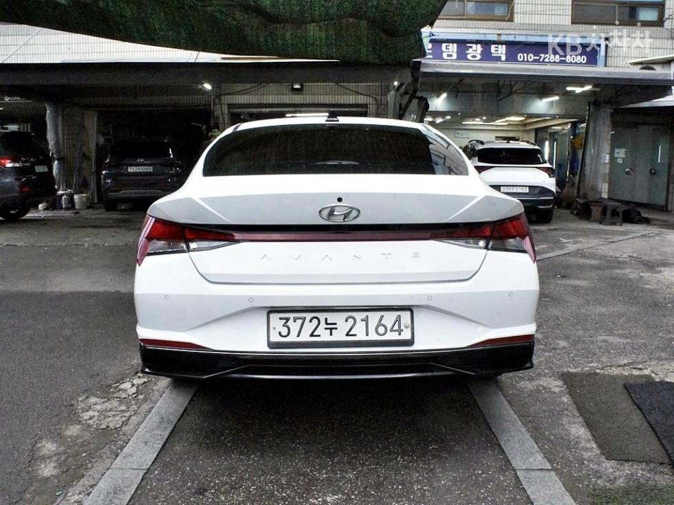 Hyundai Avante — фото 3