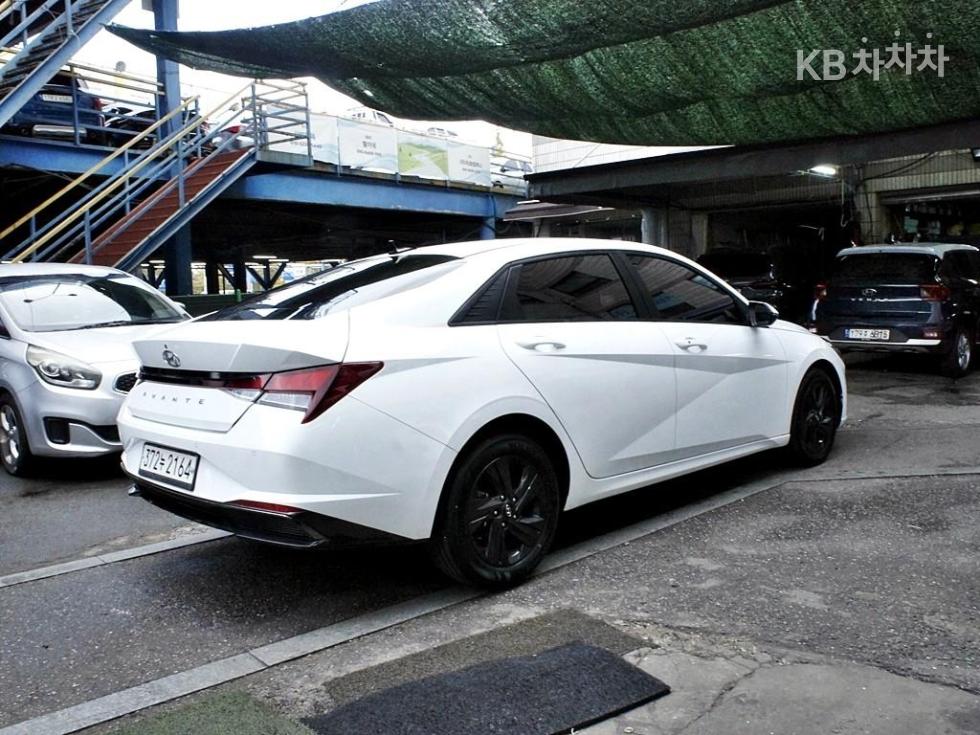 Hyundai Avante — фото 4
