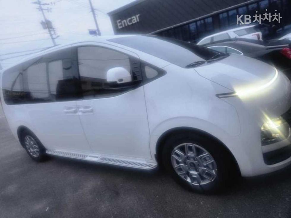 Hyundai Staria — фото 4