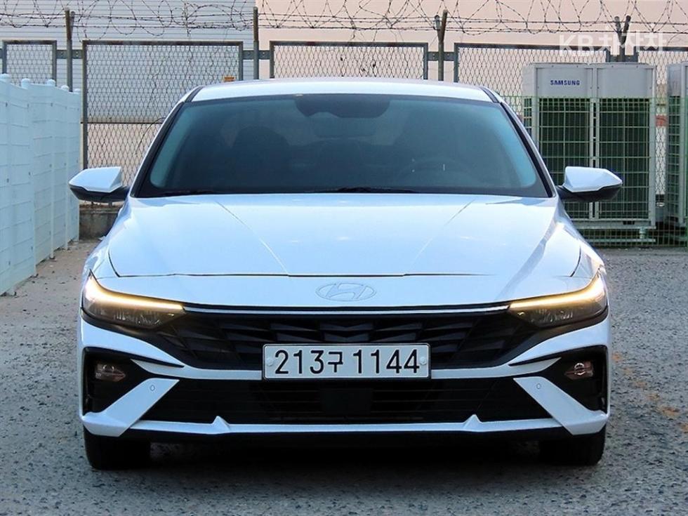 Hyundai Avante Smart — фото 1