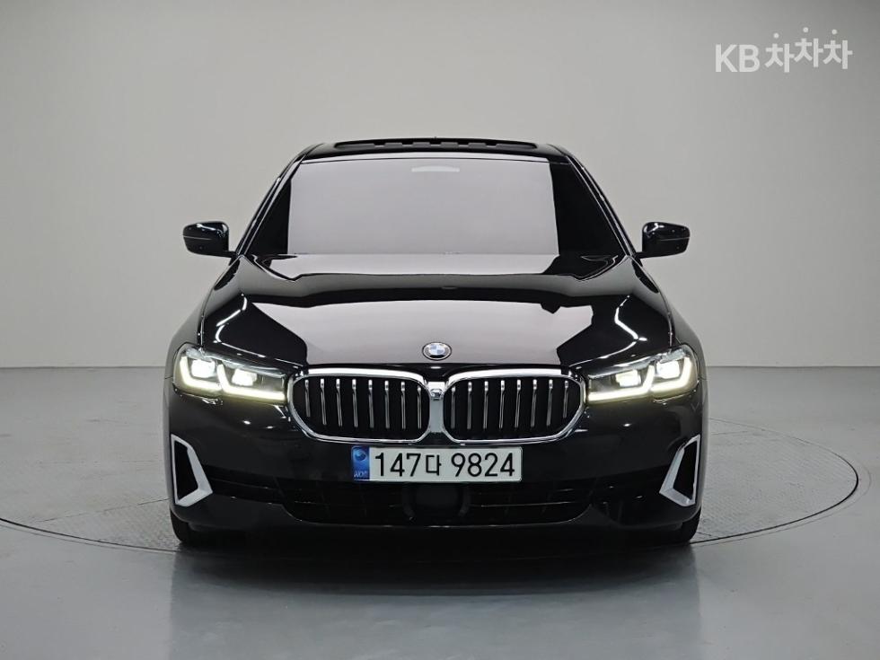 BMW 5 Series Luxury — фото 2