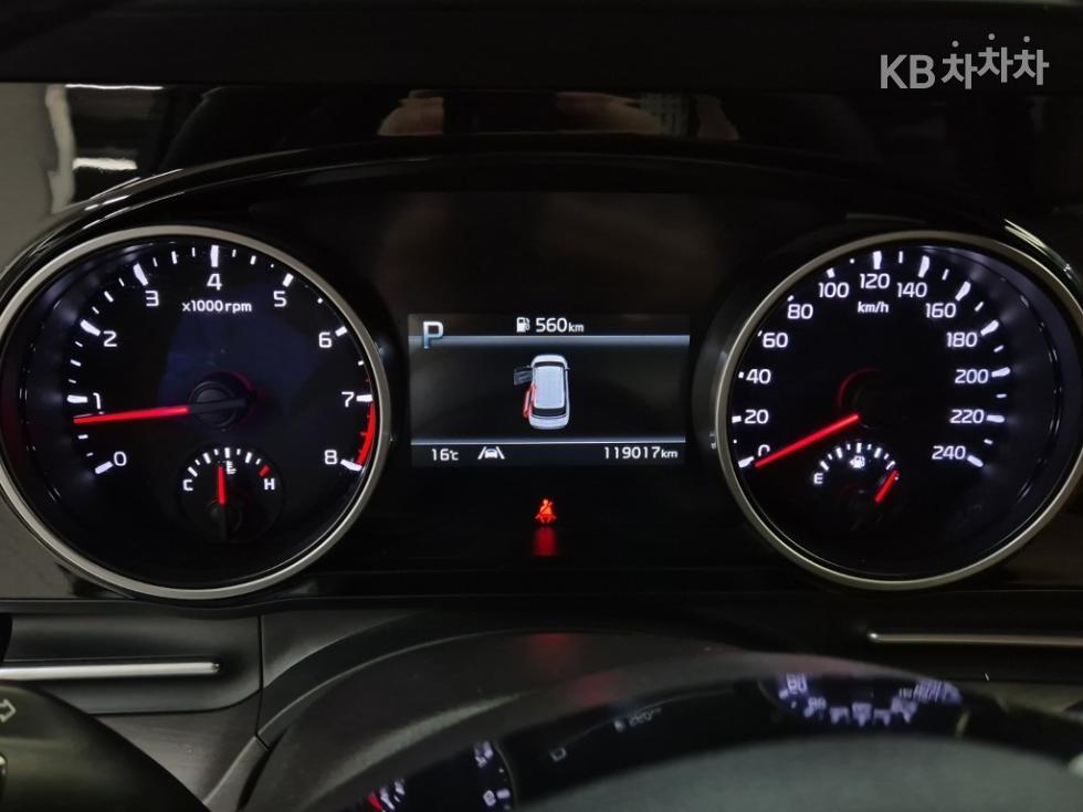 Kia Carnival — miniaturë 6