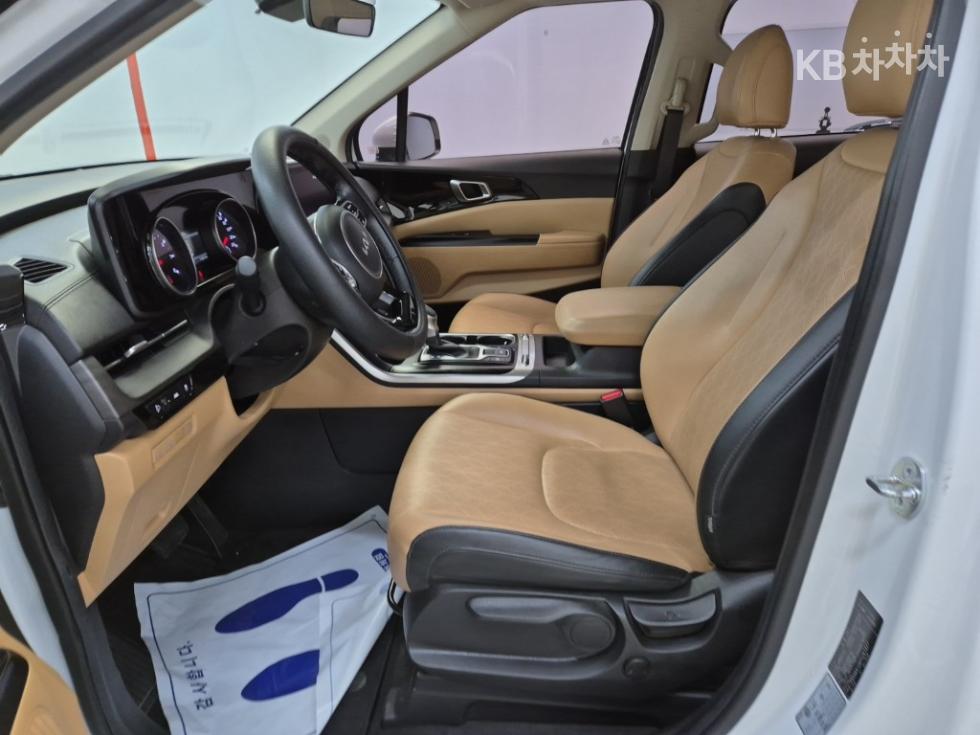 Kia Carnival — miniaturë 11
