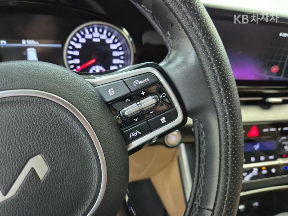 Kia Carnival — miniaturë 15