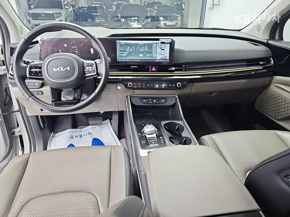 Kia Carnival — miniaturë 7