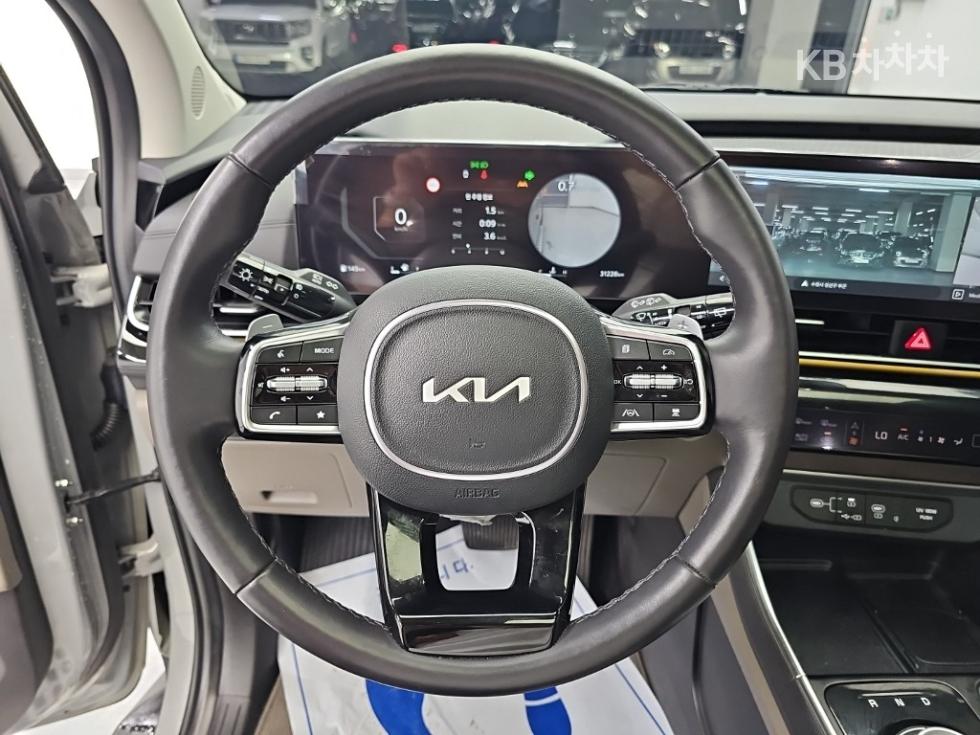 Kia Carnival — miniaturë 9
