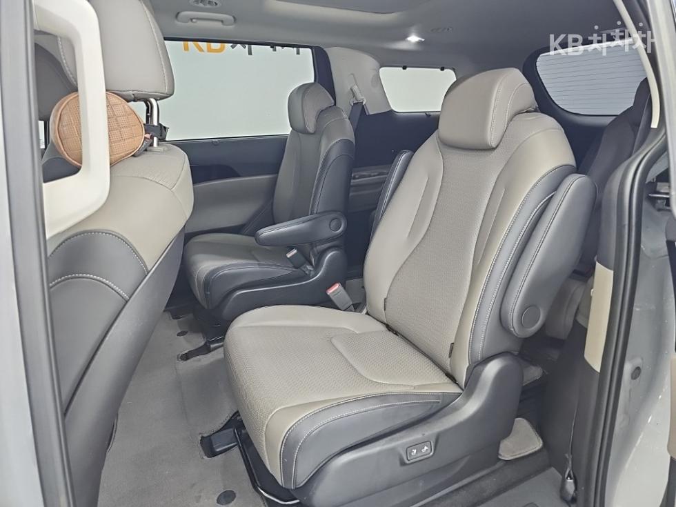 Kia Carnival — miniaturë 12