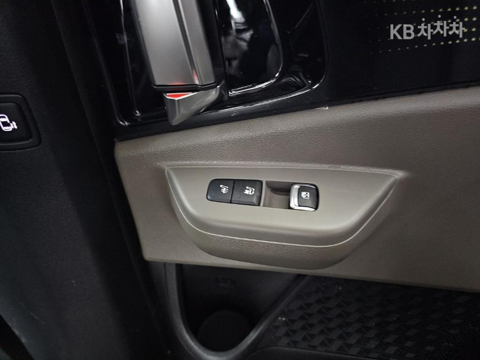 Kia Carnival — miniaturë 14