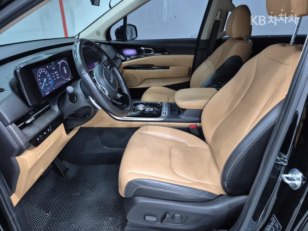 Kia Carnival — miniaturë 11