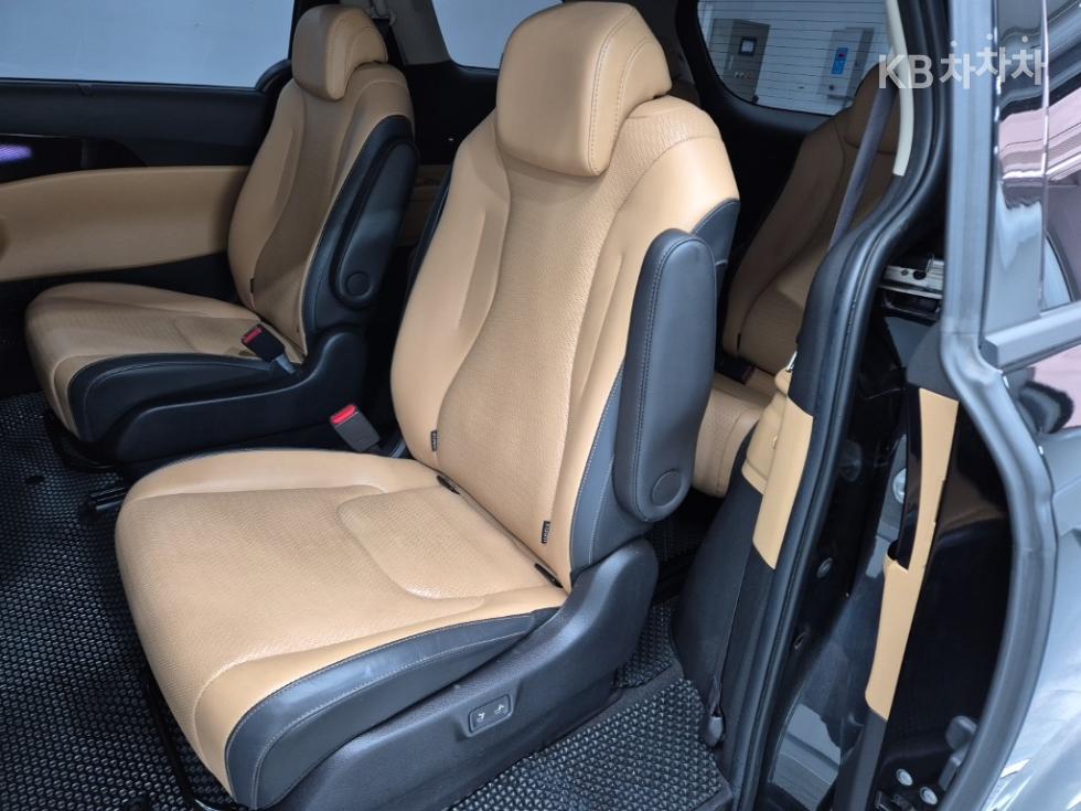 Kia Carnival — miniaturë 12
