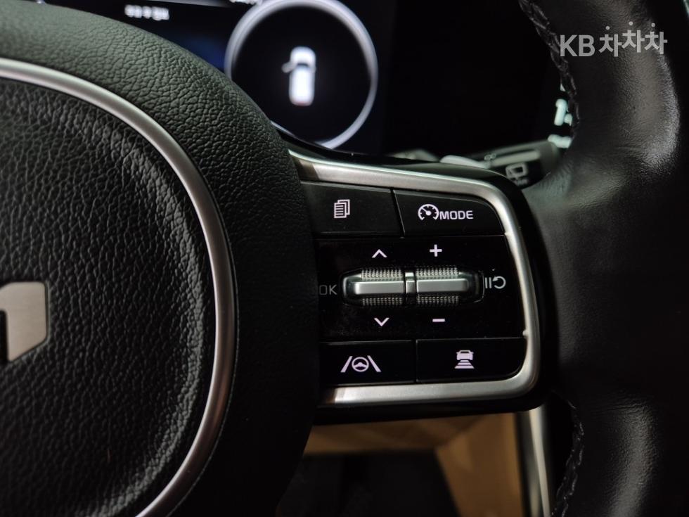 Kia Carnival — miniaturë 15