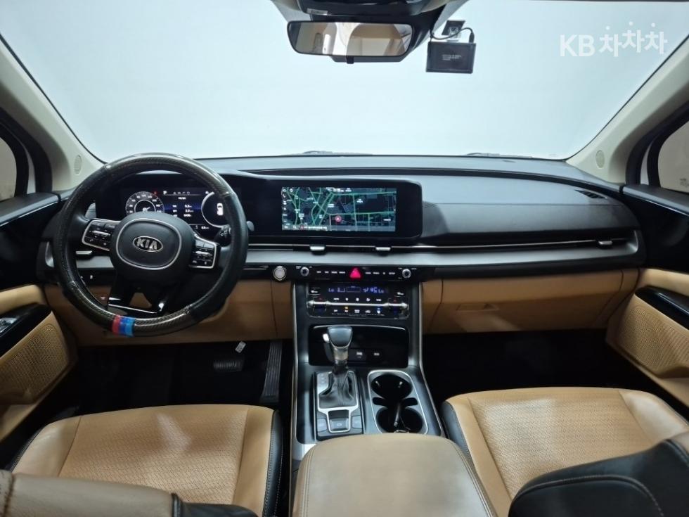 Kia Carnival — miniaturë 7