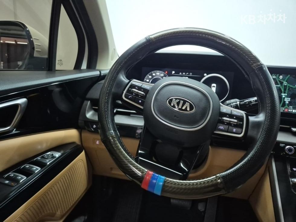 Kia Carnival — miniaturë 9
