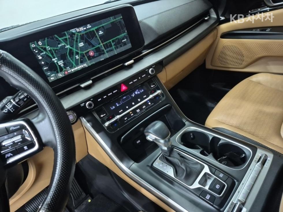 Kia Carnival — miniaturë 10