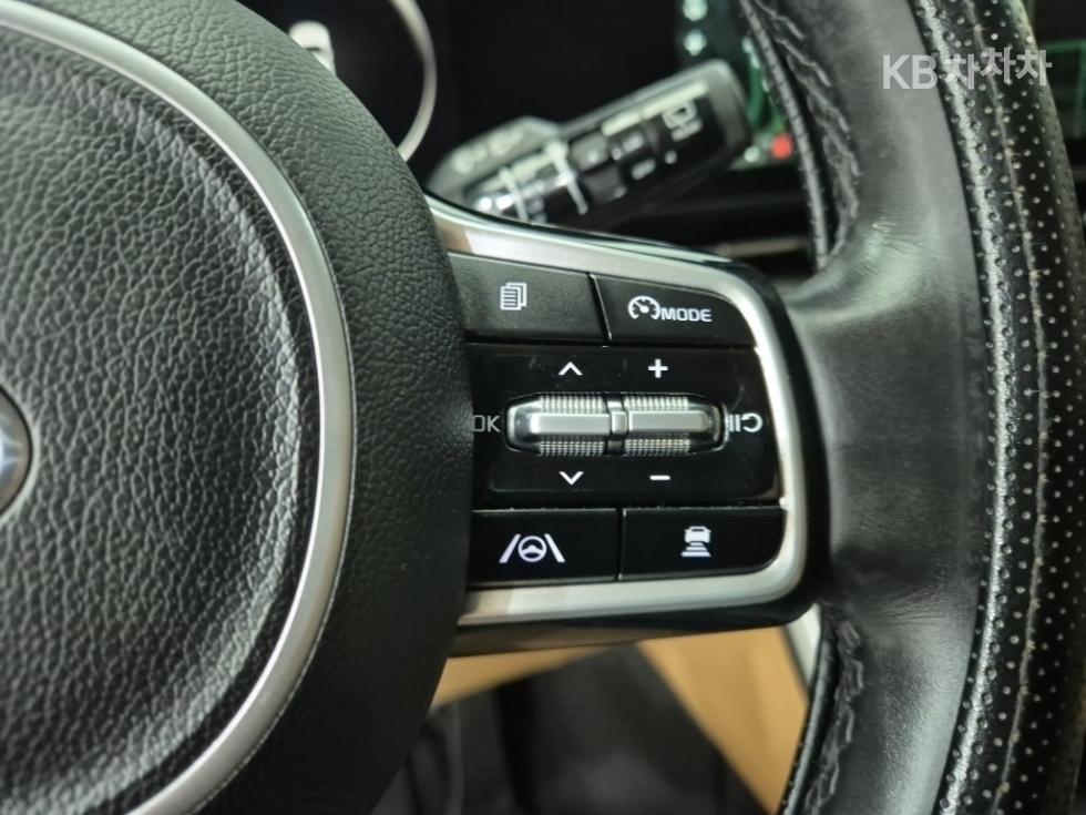 Kia Carnival — miniaturë 15
