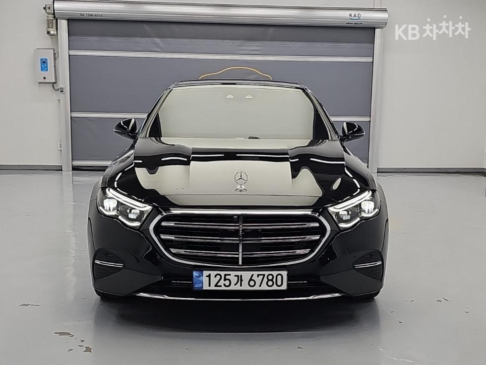 Mercedes-Benz E-Class Exclusive — фото 2