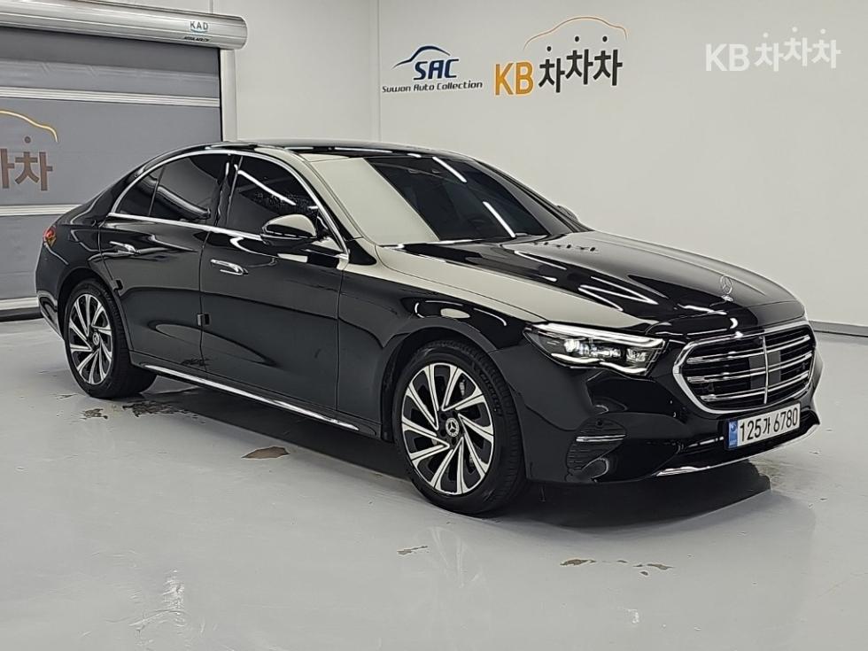 Mercedes-Benz E-Class Exclusive — фото 4