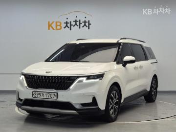 Kia Carnival 9-Seater Diesel — foto 1