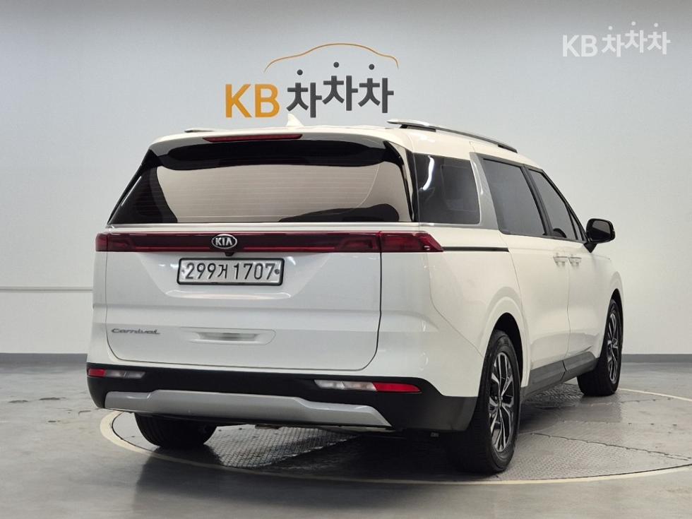 Kia Carnival — miniaturë 3
