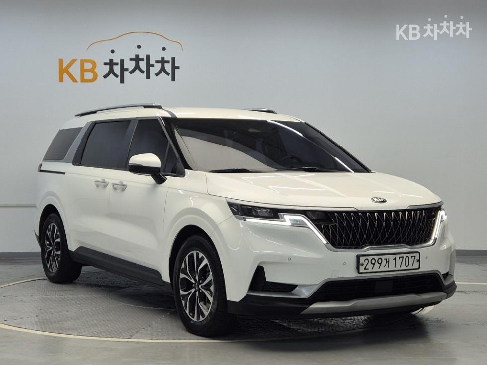 Kia Carnival — miniaturë 4
