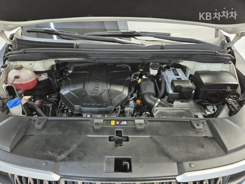 Kia Carnival — miniaturë 5