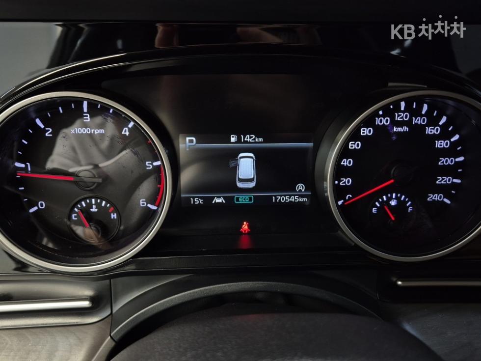 Kia Carnival — miniaturë 6
