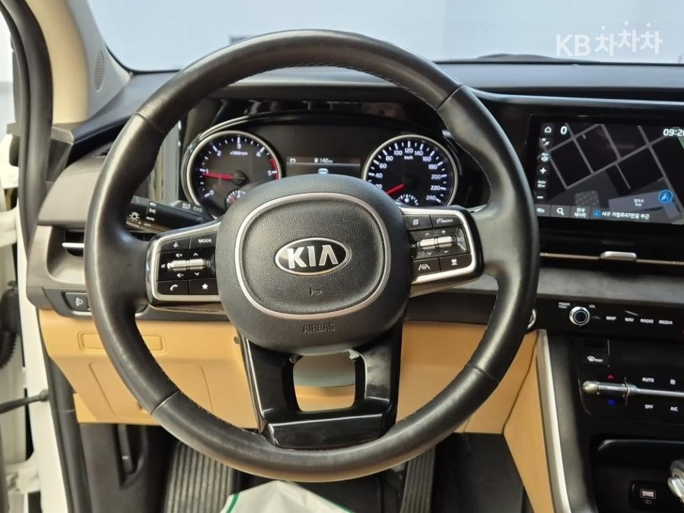 Kia Carnival — miniaturë 9