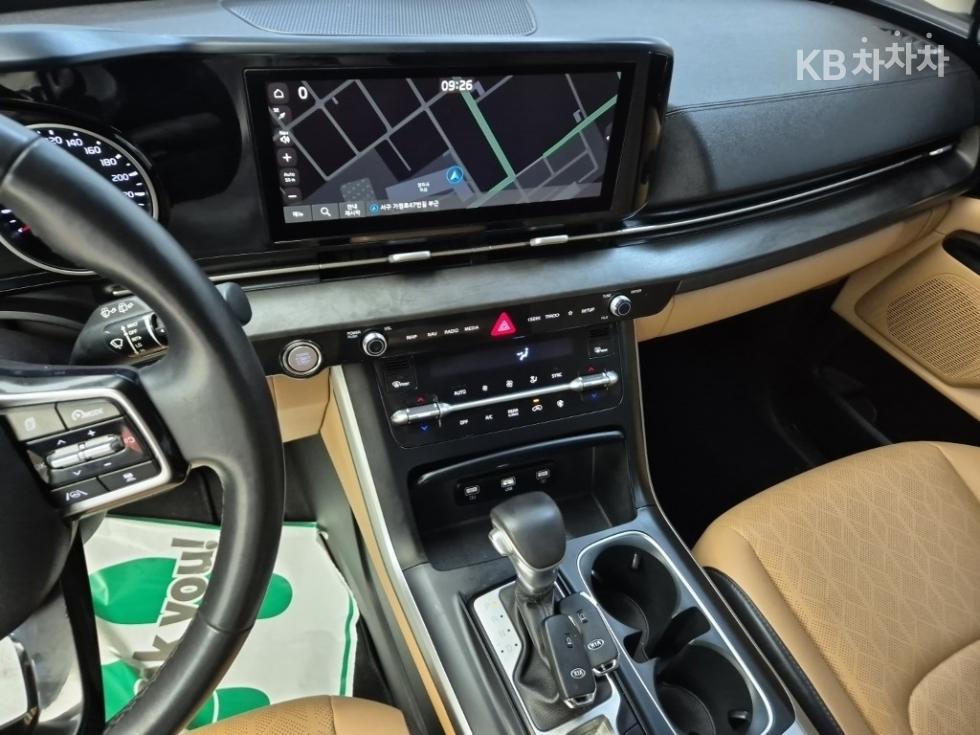 Kia Carnival — miniaturë 10
