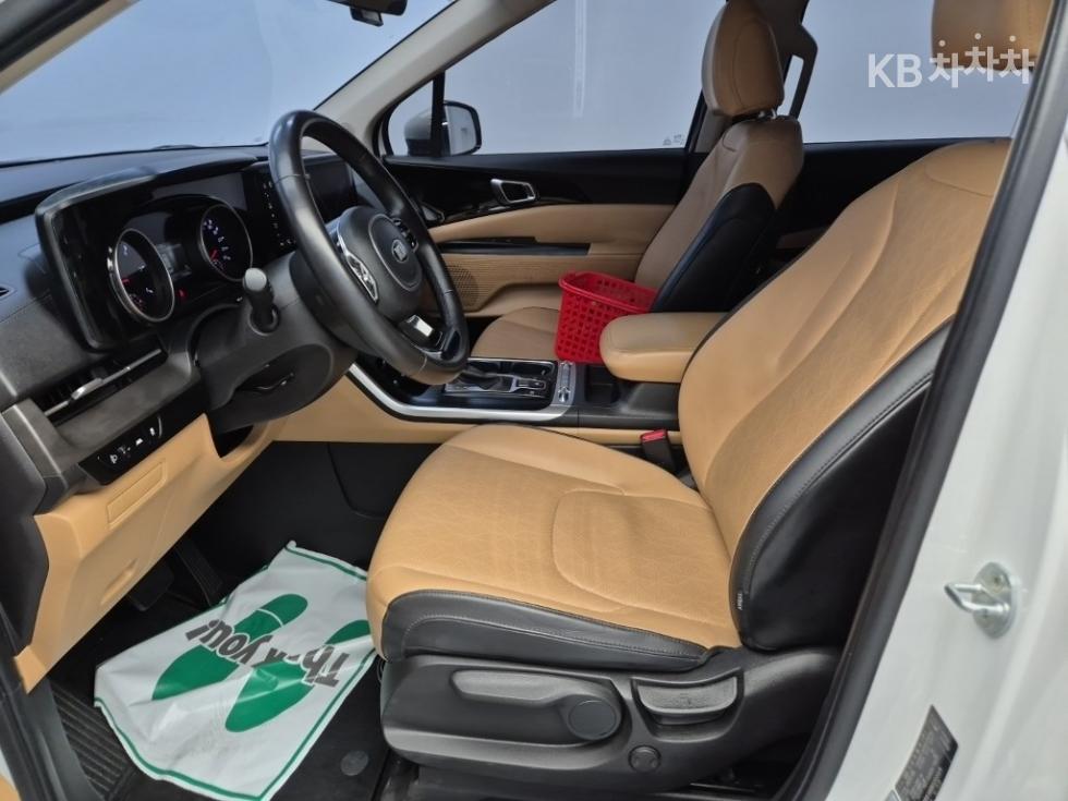 Kia Carnival — miniaturë 11