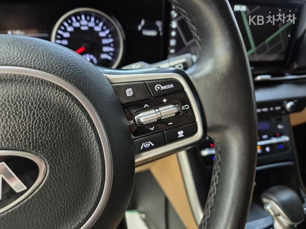 Kia Carnival — miniaturë 15
