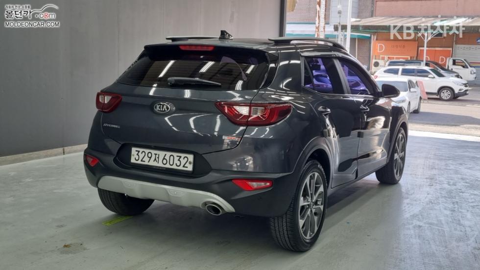 Kia Stonic PRESTIGE — фото 2