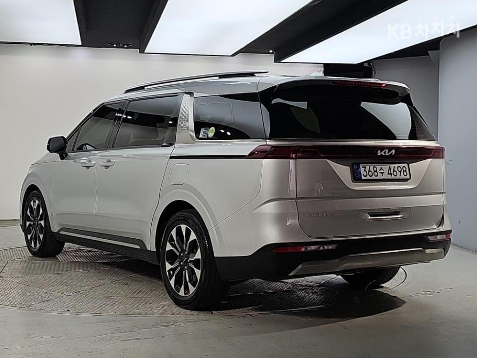 Kia Carnival — miniaturë 3