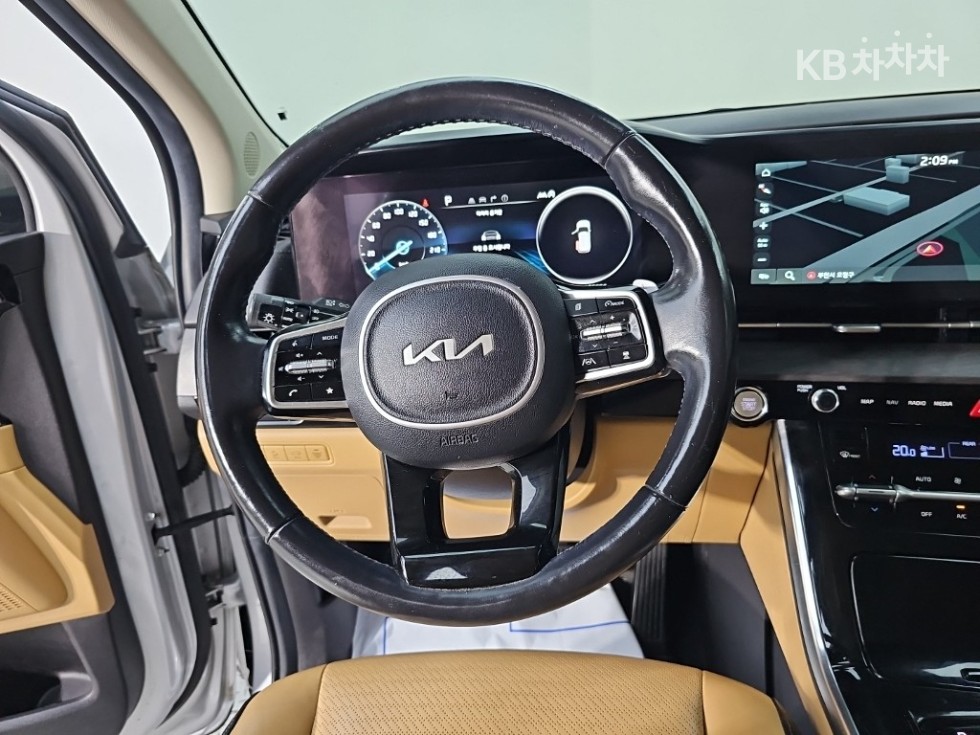 Kia Carnival — miniaturë 9