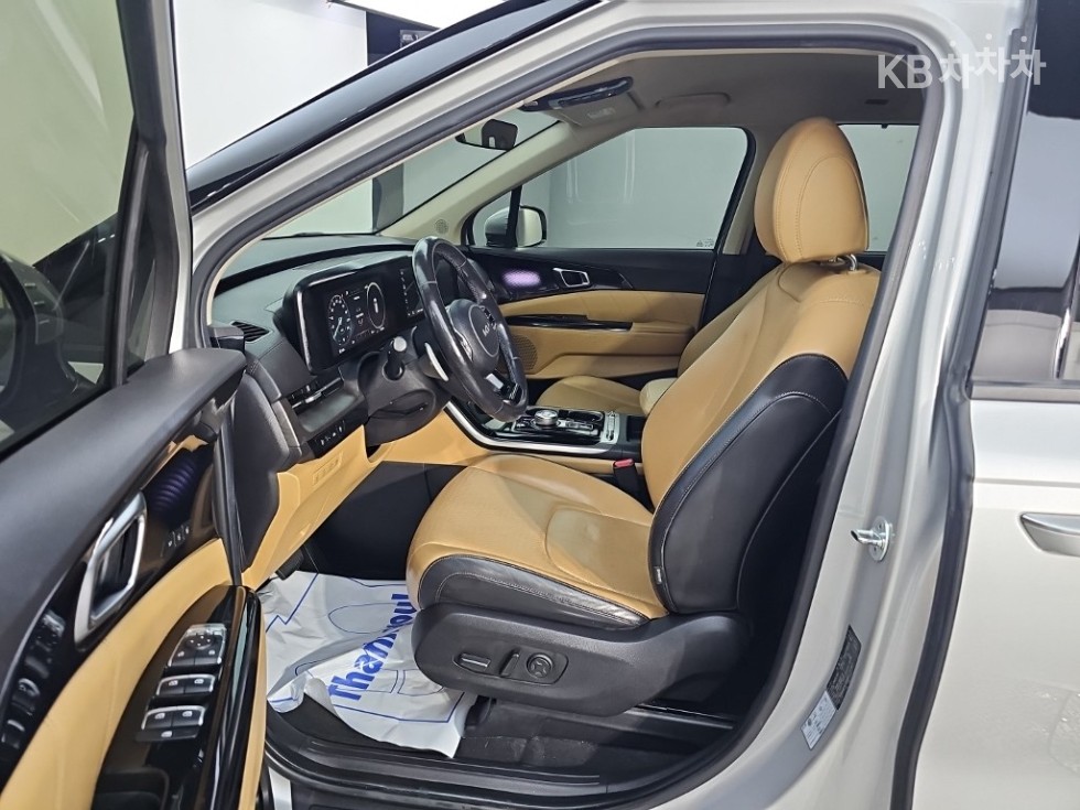 Kia Carnival — miniaturë 11